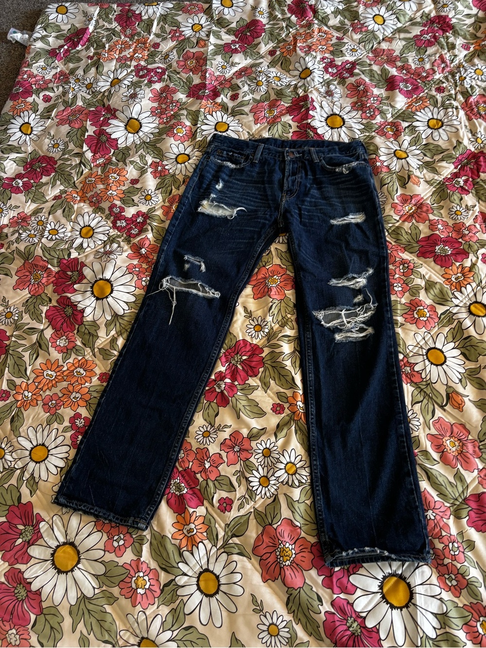 Hollister Dark Blue Distressed Relaxed Jeans unisex see photos for measurements